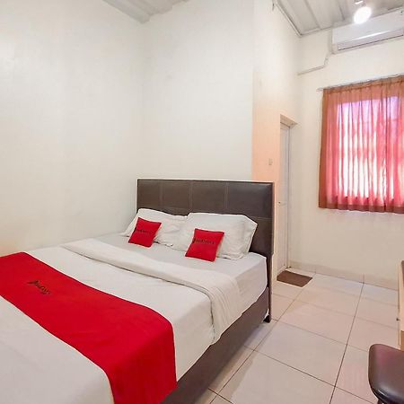 Hotel Reddoorz At Andongkoe 64 Salatiga Extérieur photo