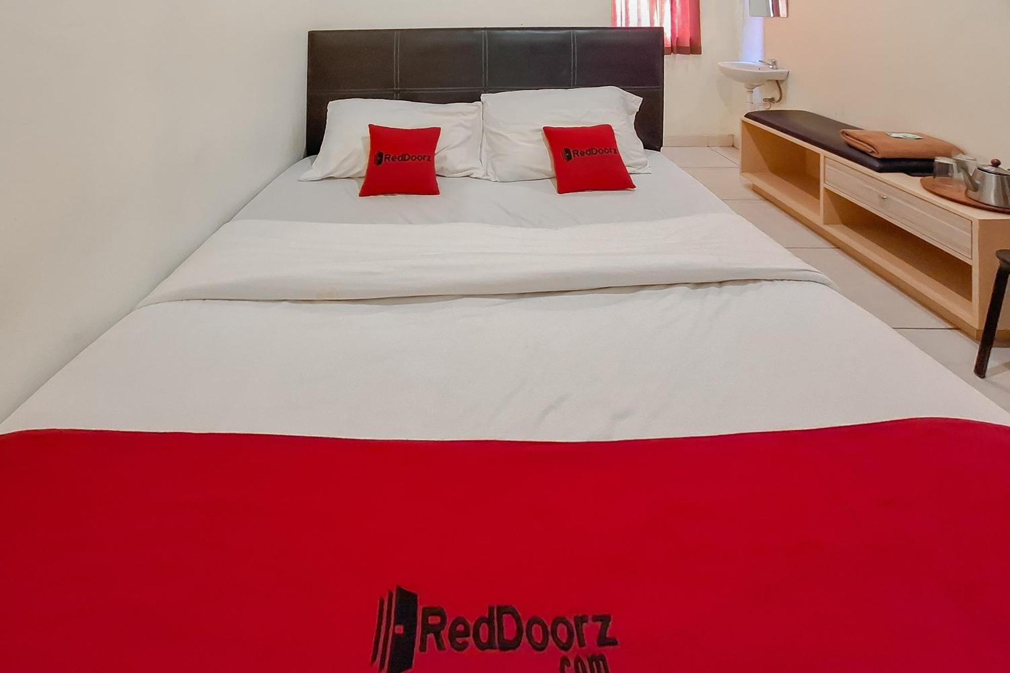 Hotel Reddoorz At Andongkoe 64 Salatiga Extérieur photo